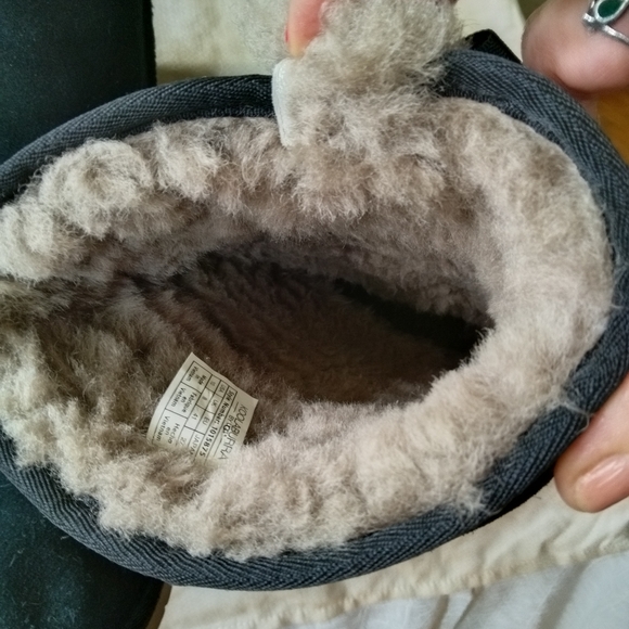 Koolaburra by UGG black bow boots, size 10 - Picture 9 of 11